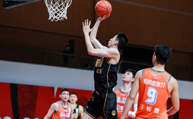 关于库里CBA下课的七位再成焦点的信息
